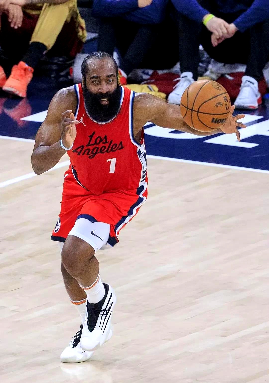 开云体育-清晨洛杉矶快船调整名单以备德甲，刷新队史纪录环节打磨，管理层满意，赛程密集仍需轮换的简单介绍