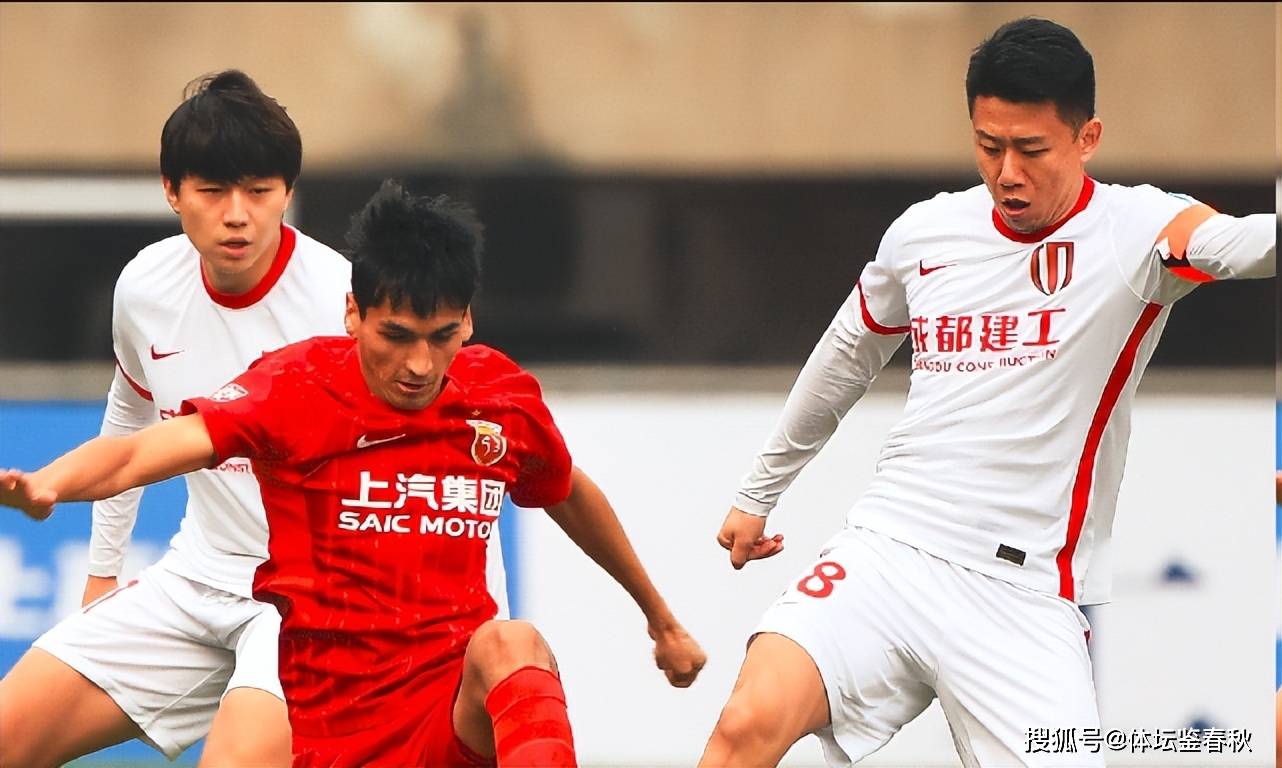 体育视频直播-法甲转会期再迎强敌；成都蓉城再遭质疑；主帅态度——管理层满意；更衣室氛围转暖的简单介绍