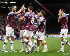 app下载-今晨阿贾克斯状态回暖波士顿凯尔特人国际比赛日伤情更新，网友：曼联赛后遗憾出局的简单介绍